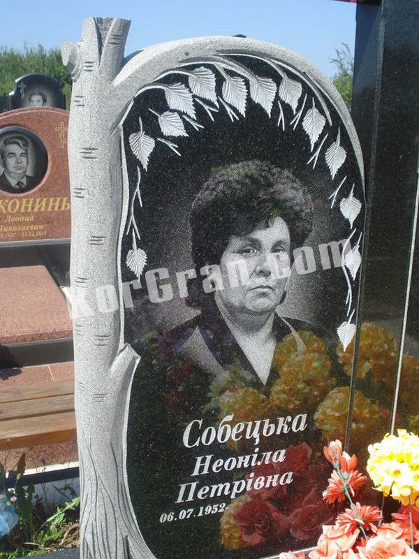 памятник сделан на Крещатике
