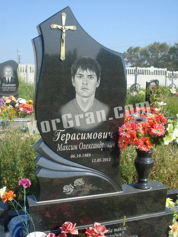 кладбищенские памятники киева