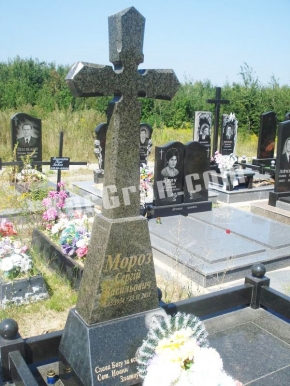 Гранитный крест K_726