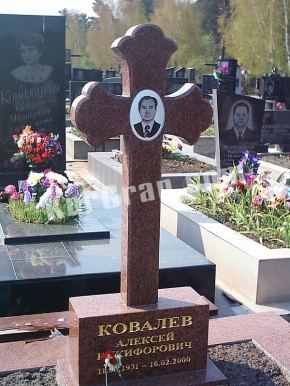 Гранитный крест K_746