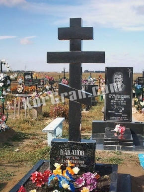 Гранитный крест K_748