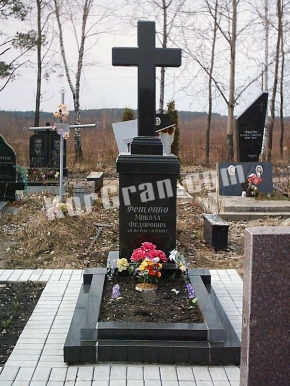 Гранитный крест K_769