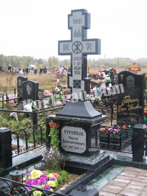 Гранитный крест K_775