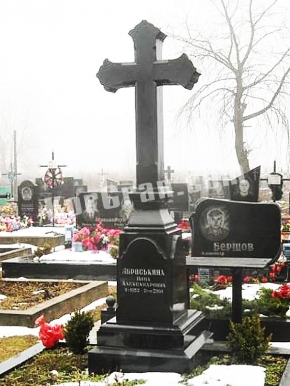 Гранитный крест K_776
