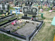 СТ-48: Прямоугольная стела 'Дубок и Березка' с оградой прямоугольная стела дубок и березка