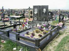 СТ-49: Прямые арки с закругленной центральной вставкой с оградой, плиткой Прямые арки с центральной вставкой